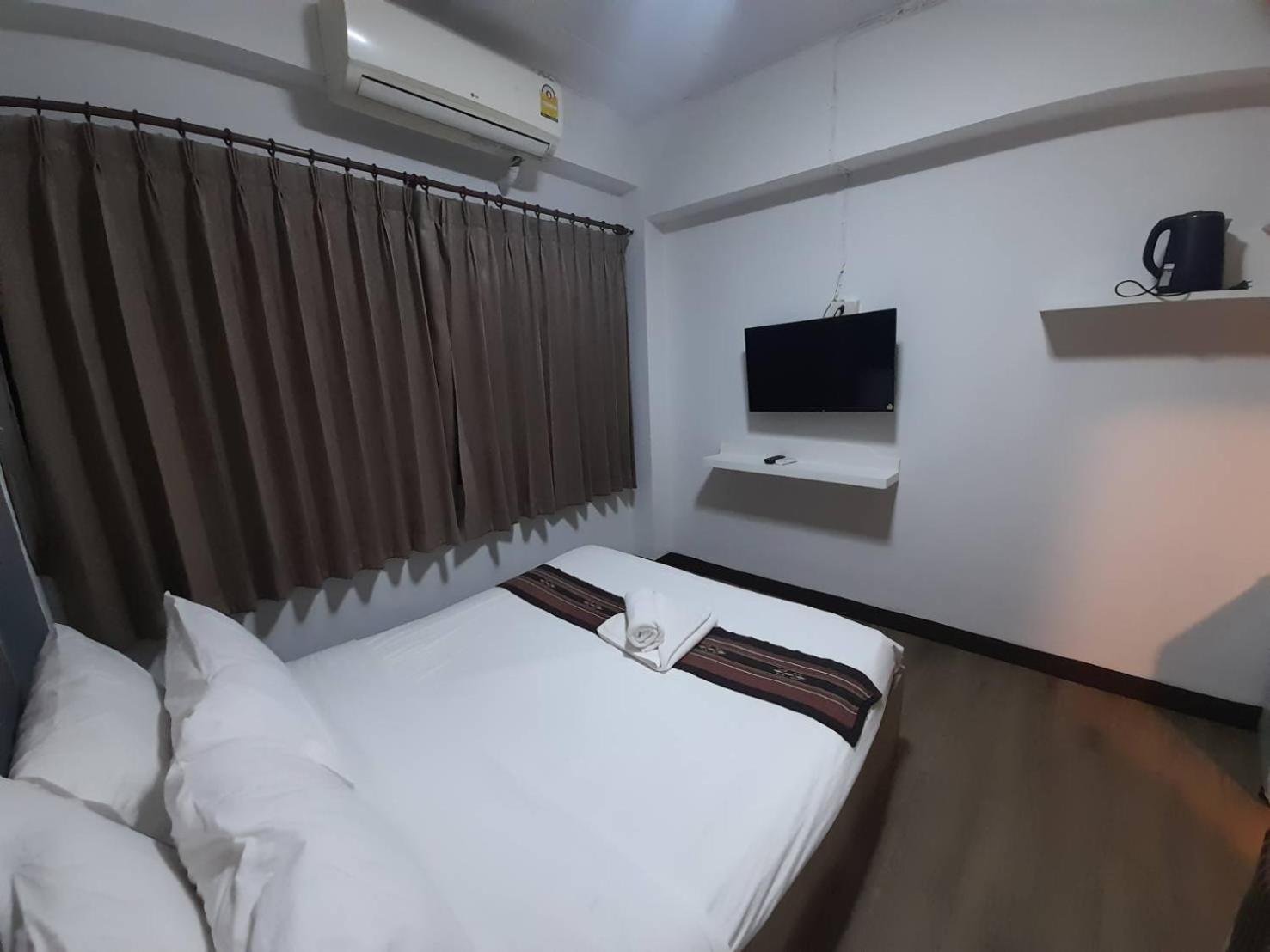 Home Place Hotel Chiang Mai Esterno foto