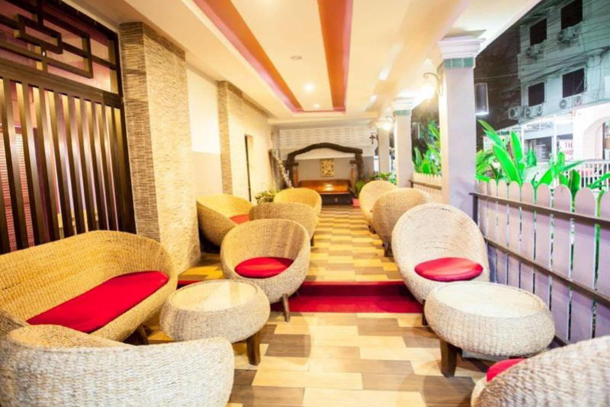 Home Place Hotel Chiang Mai Esterno foto