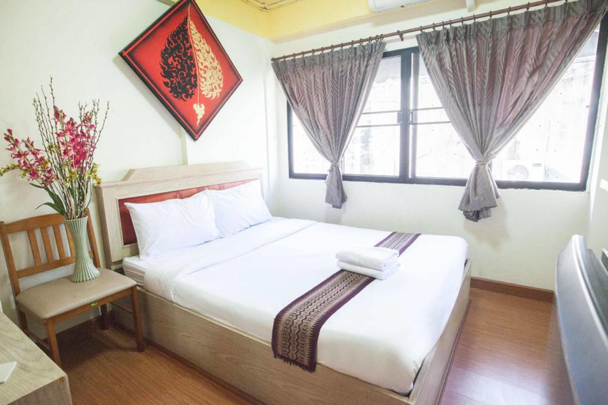 Home Place Hotel Chiang Mai Esterno foto