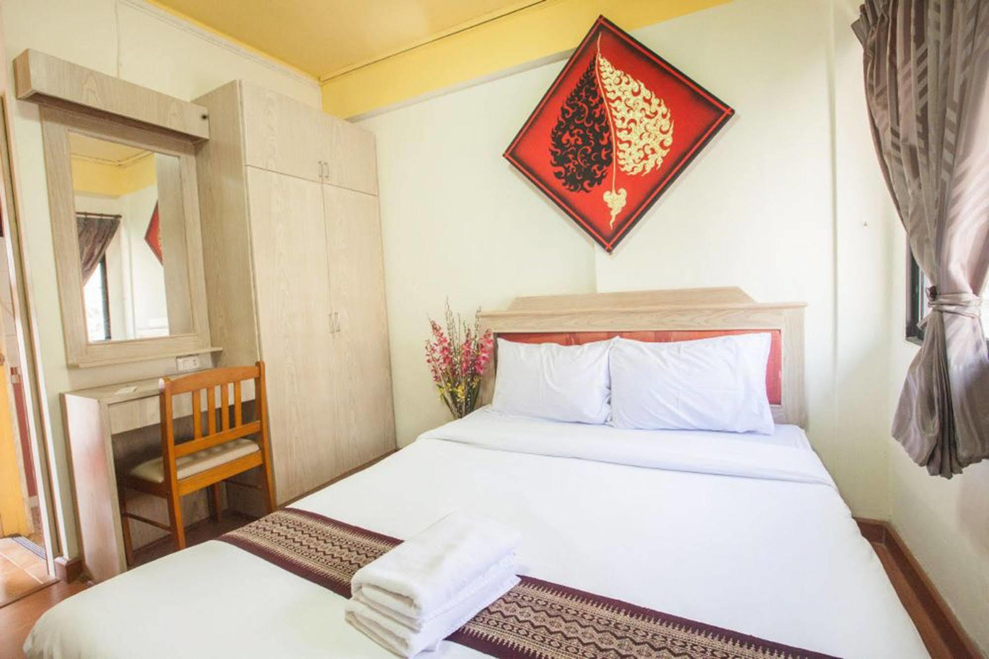 Home Place Hotel Chiang Mai Esterno foto