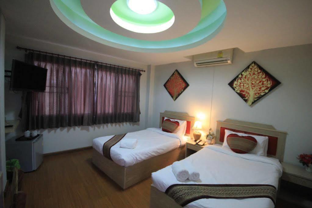 Home Place Hotel Chiang Mai Esterno foto